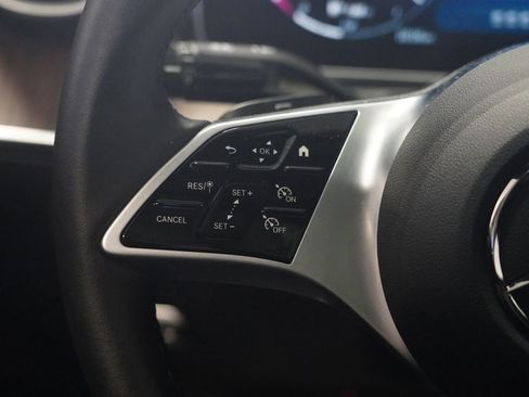 Used 2025 Mercedes-Benz C 300 4MATIC Sedan image 17