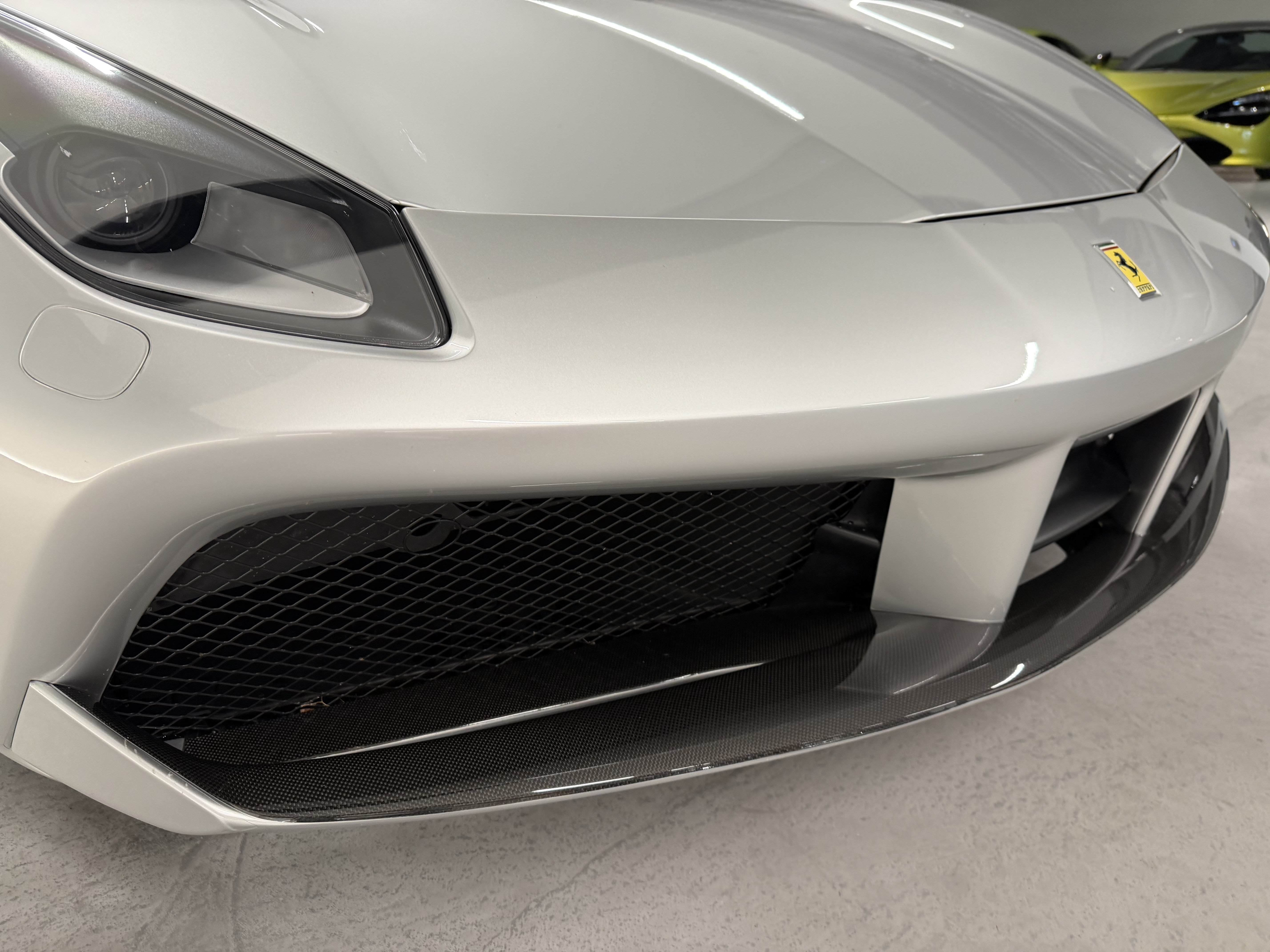 Used 2016 Ferrari 488 GTB RWD image 11