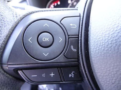 Used 2025 Toyota RAV4 XLE AWD/4WD image 15