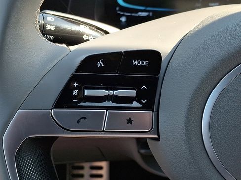 Certified 2025 Hyundai Elantra Sport image 20