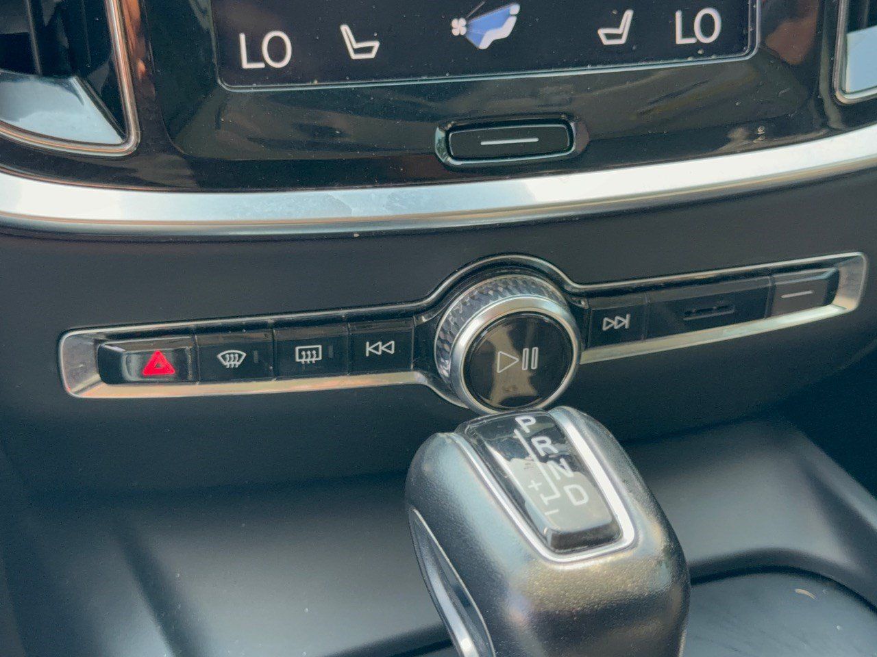 Used 2019 Volvo S60 T5 Momentum w/ Premium Package FWD image 22