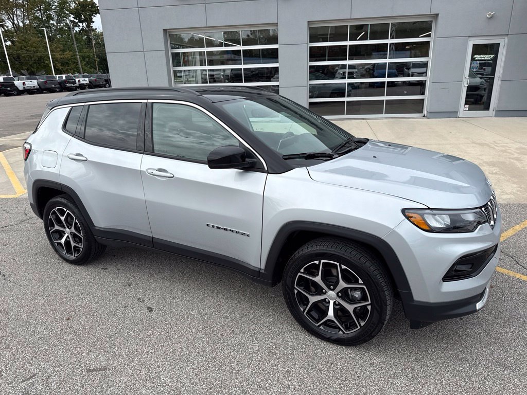 Used 2024 Jeep Compass Limited AWD/4WD image 7