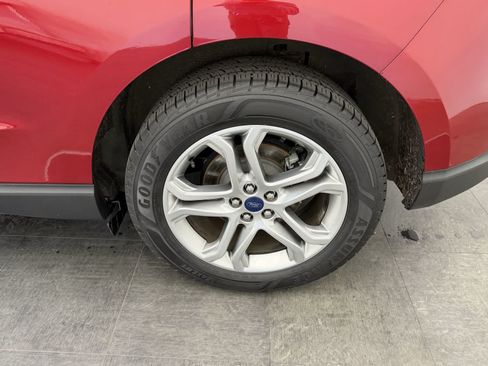 Used 2018 Ford Edge Titanium w/ Technology Package FWD image 22