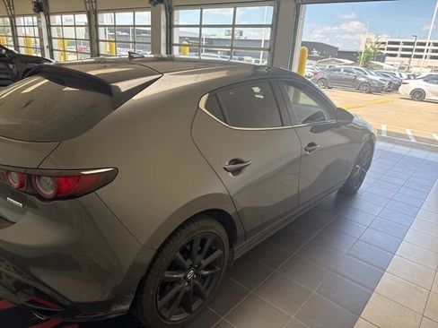 Used 2020 MAZDA MAZDA3 Hatchback w/ Premium Package FWD image 5