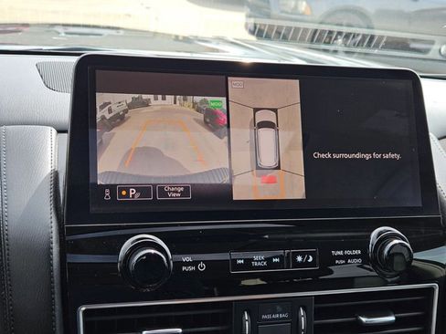 Used 2023 Nissan Armada SL w/ Captain's Chairs Package image 12