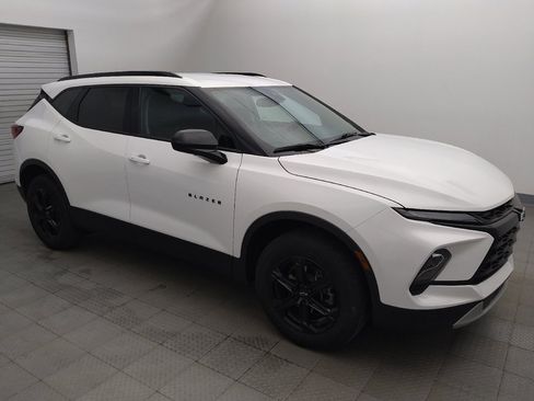 Used 2024 Chevrolet Blazer LT w/ Convenience Package FWD image 11