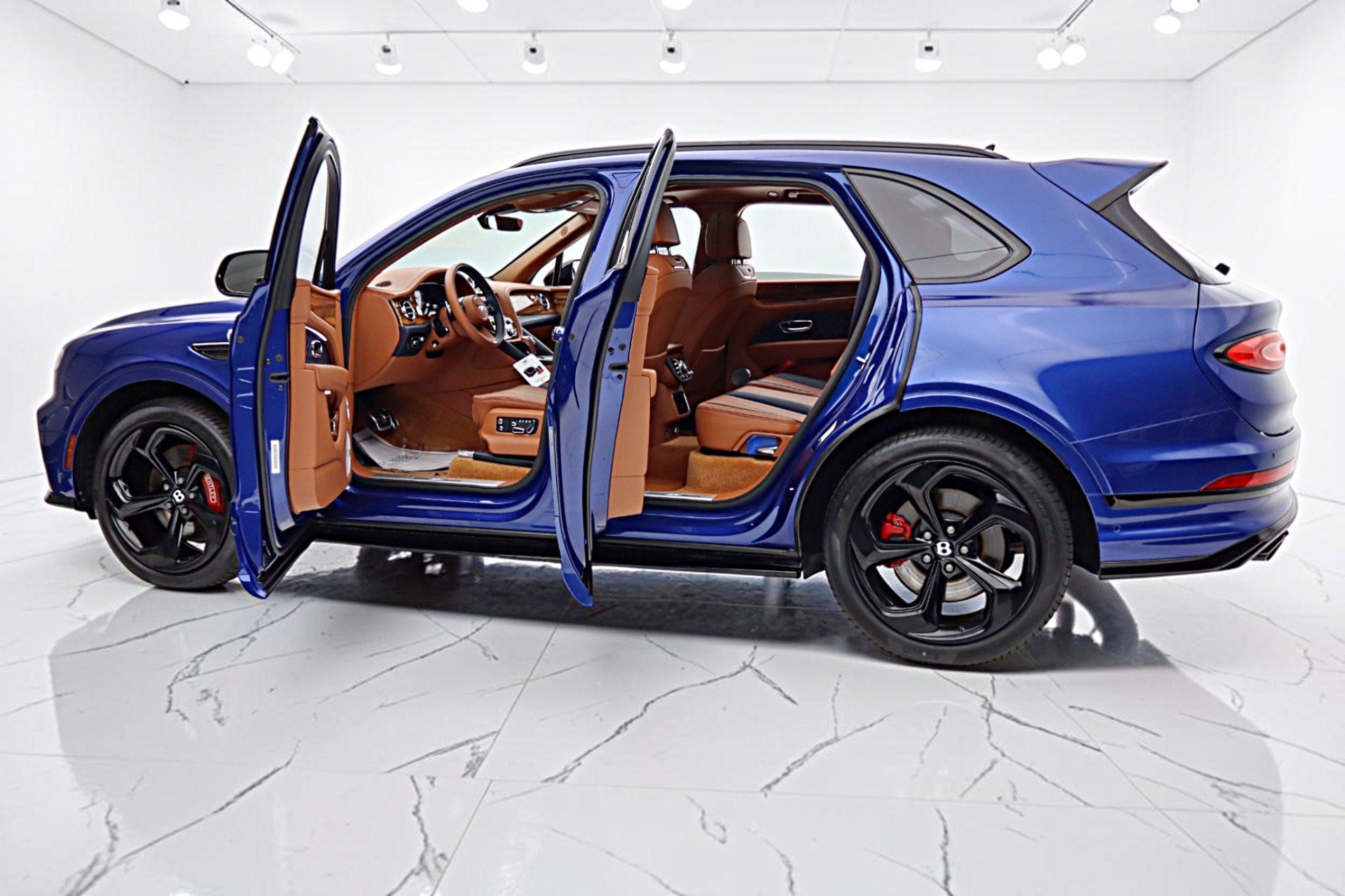 Certified 2022 Bentley Bentayga AWD/4WD image 5