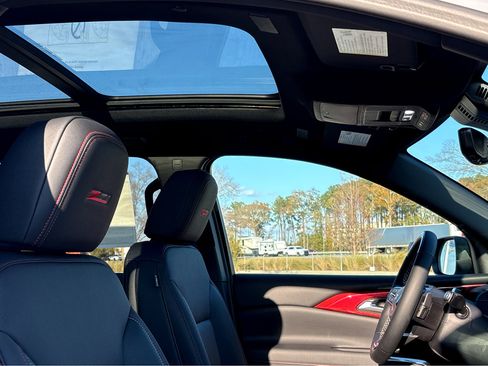 New 2026 Chevrolet Traverse Z71 w/ Enhanced Driving Package image 9