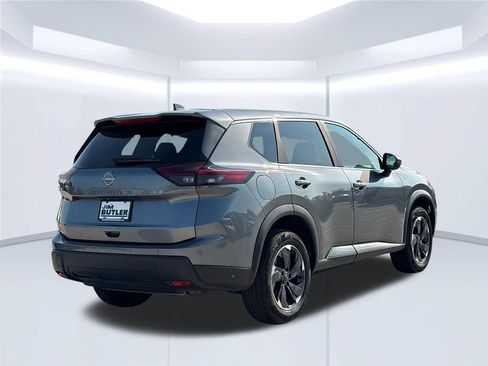 Used 2025 Nissan Rogue SV FWD image 7
