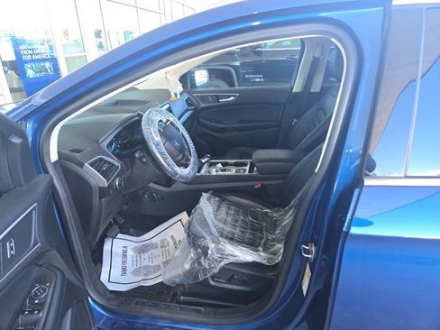 Used 2023 Ford Edge SEL image 4