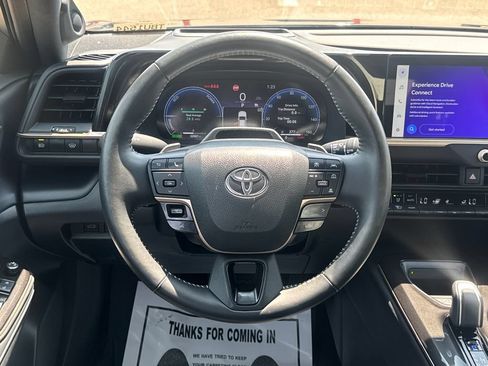 Used 2025 Toyota Crown Platinum AWD/4WD image 12