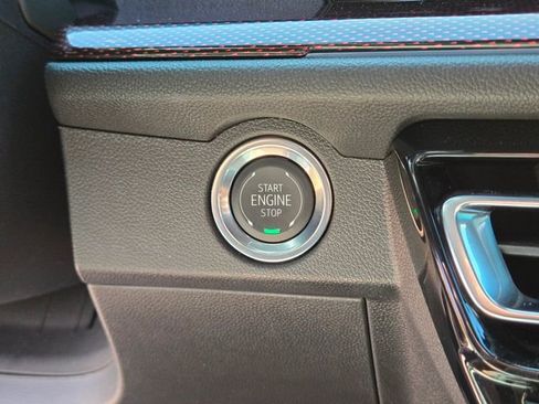 Used 2026 Chevrolet Traverse RS w/ LPO, Floor Liner Package FWD image 31