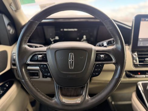Used 2018 Lincoln Navigator Reserve w/ Technology Package image 23