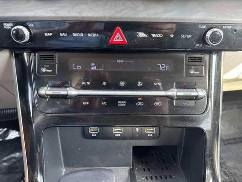 Used 2022 Kia Carnival SX image 18