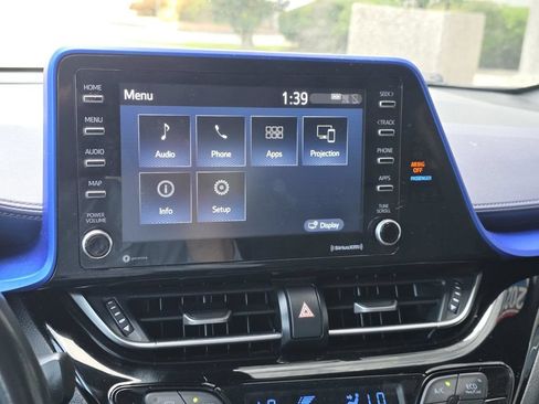 Used 2021 Toyota C-HR XLE FWD image 12