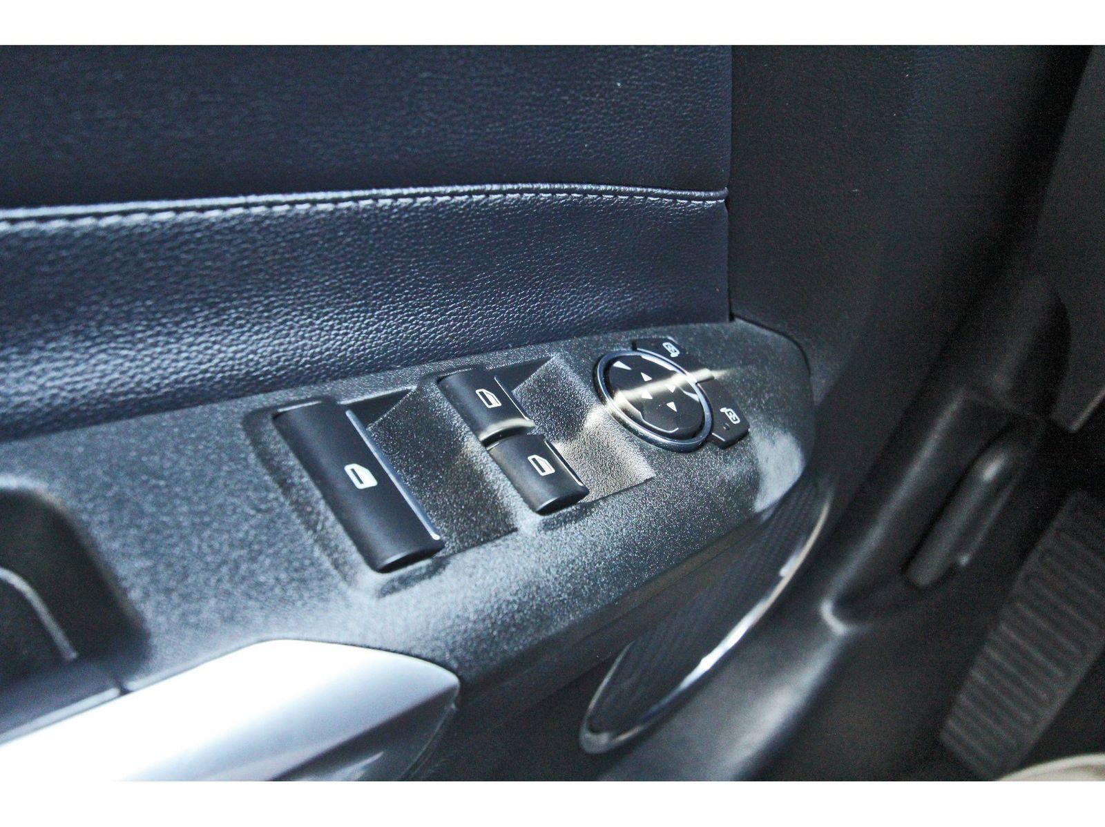 Used 2018 Ford Mustang GT Premium RWD image 18