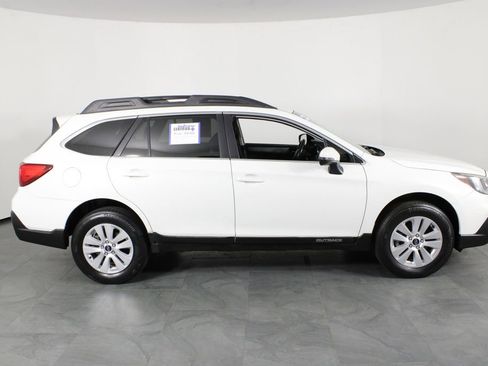 Used 2018 Subaru Outback 2.5i Premium image 13