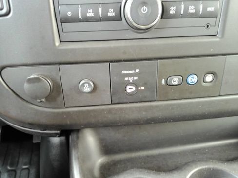 Used 2020 Chevrolet Express 2500 w/ Driver Convenience Package RWD image 33