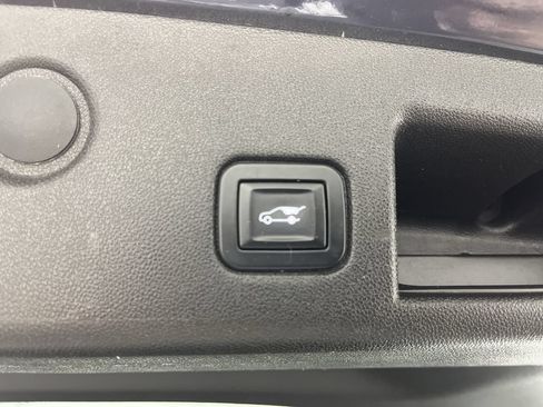 Used 2018 Chevrolet Equinox LT AWD/4WD image 29