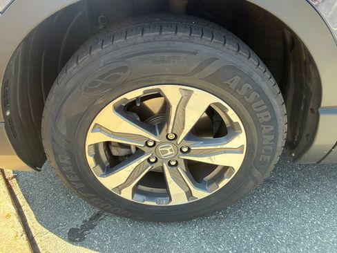 Used 2017 Honda CR-V LX image 6