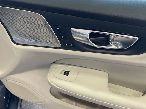 Used 2025 Volvo S60 T8 Ultra w/ Climate Package image 35