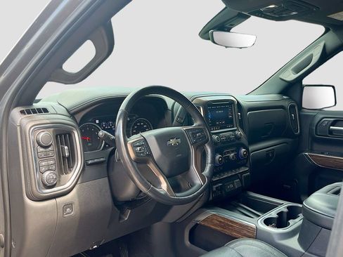 Used 2019 Chevrolet Silverado 1500 High Country w/ Technology Package AWD/4WD image 9