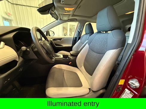 Used 2019 Toyota RAV4 XLE w/ Convenience Package image 10