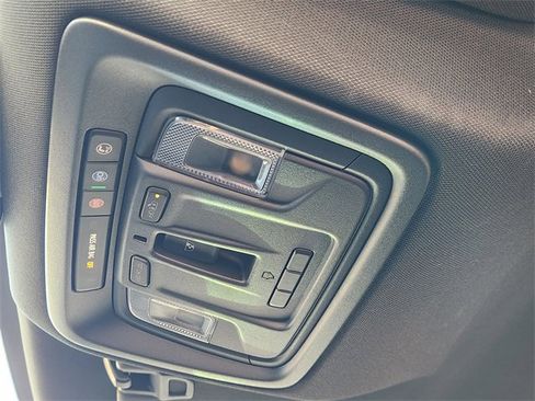 Used 2022 Chevrolet Silverado 1500 ZR2 image 25