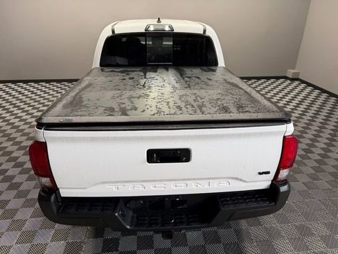 Used 2019 Toyota Tacoma TRD Off-Road image 10