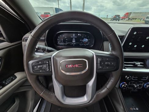 Used 2022 GMC Yukon SLT w/ SLT Premium Package AWD/4WD image 14