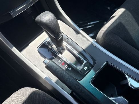 Used 2014 Honda Accord Hybrid Sedan image 32