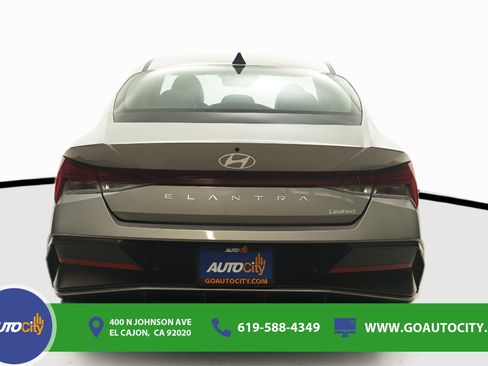Used 2024 Hyundai Elantra Limited FWD image 12