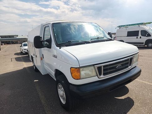 Used 2006 Ford E-350 and Econoline 350 Super Duty RWD image 1
