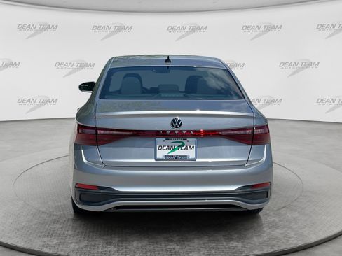 Used 2025 Volkswagen Jetta Sport FWD image 7