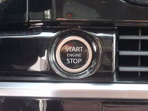 Used 2022 Nissan Pathfinder SL image 21