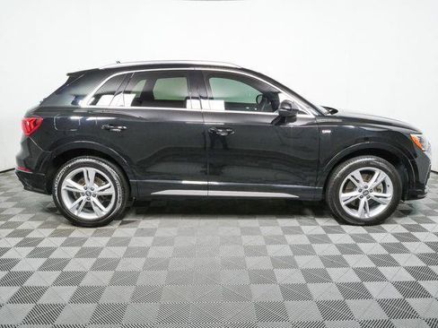 Used 2020 Audi Q3 2.0T Premium w/ Convenience Package AWD/4WD image 2