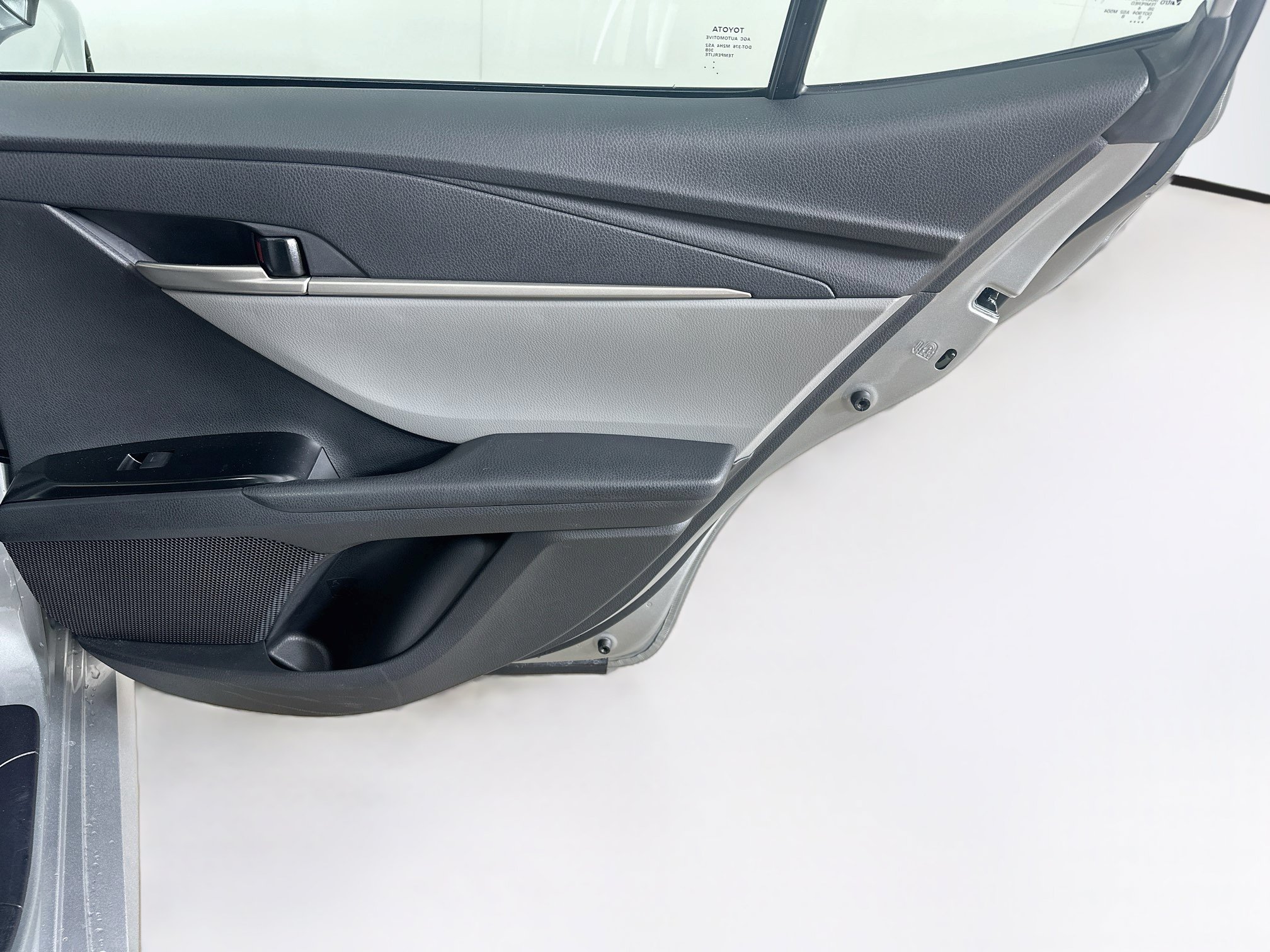 Used 2025 Toyota Camry LE FWD image 28