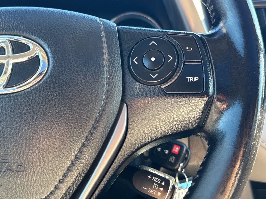Used 2016 Toyota RAV4 XLE AWD/4WD image 21
