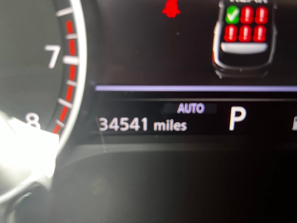 Used 2025 Nissan Pathfinder SV AWD/4WD image 13