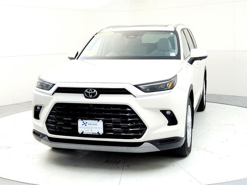 Used 2024 Toyota Grand Highlander Platinum AWD/4WD image 2