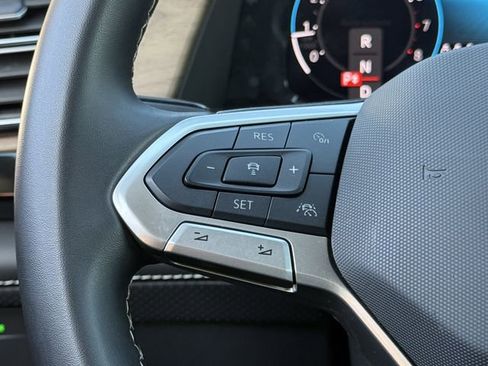 Used 2025 Volkswagen Atlas SE image 11