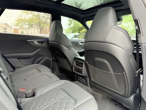 Used 2025 Audi SQ8 Prestige image 38