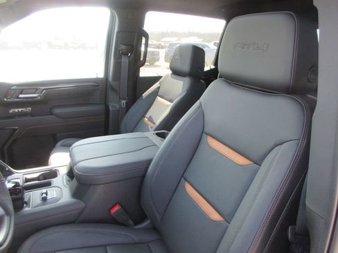 New 2026 GMC Sierra 1500 AT4 w/ AT4 Premium Package AWD/4WD image 14