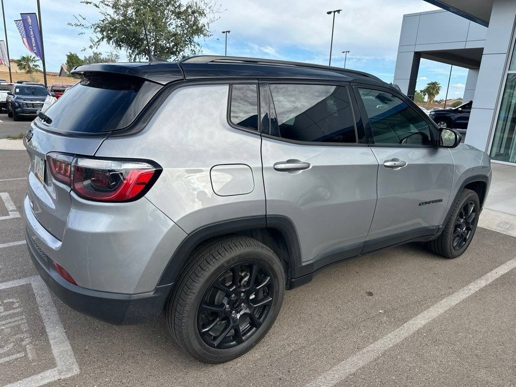 Used 2022 Jeep Compass Latitude AWD/4WD image 5