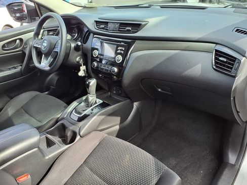 Used 2018 Nissan Rogue Sport S image 26