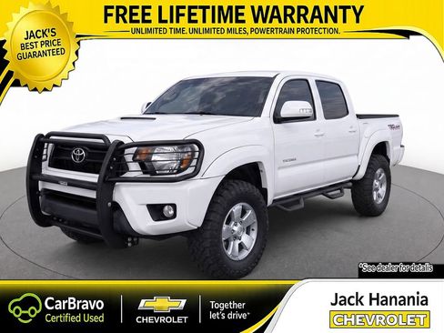 Used 2015 Toyota Tacoma 4x4 Double Cab w/ TRD Sport Package image 2