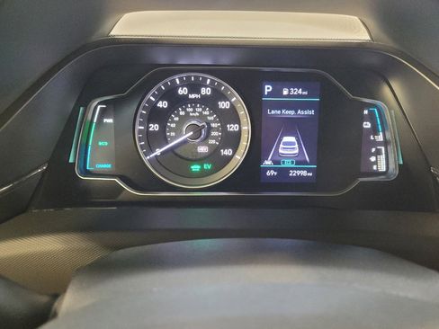 Used 2021 Hyundai Ioniq SE FWD image 23
