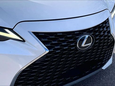 Used 2022 Lexus IS 300 image 31