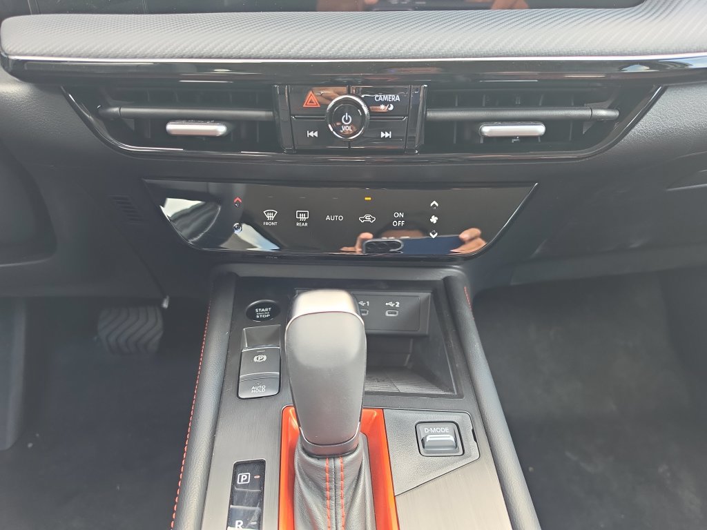 New 2026 Nissan Kicks SR FWD image 16