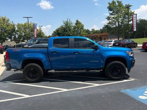 Used 2022 Chevrolet Colorado Z71 AWD/4WD image 6